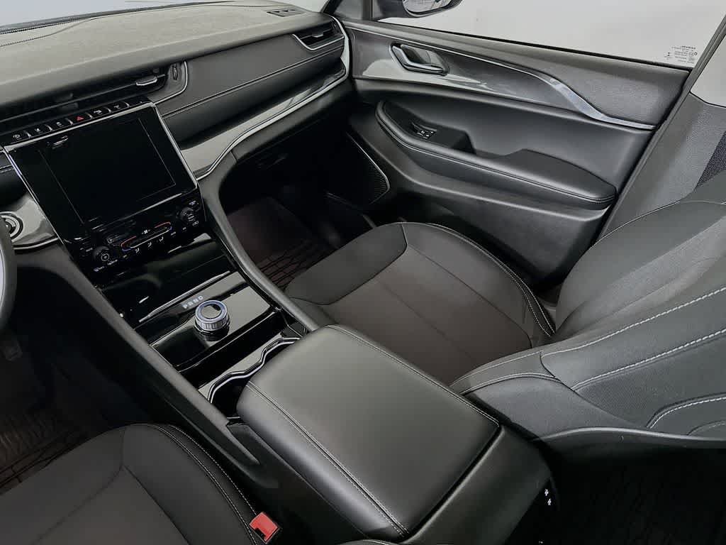 2022 Jeep Grand Cherokee L Laredo