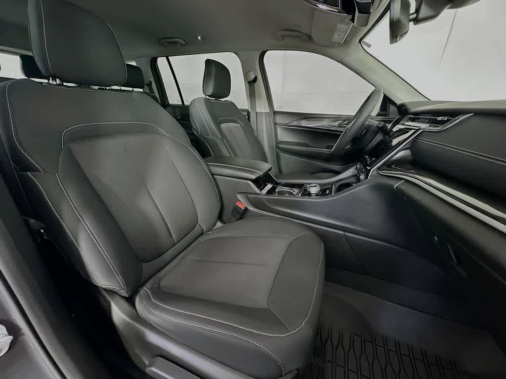 2022 Jeep Grand Cherokee L Laredo