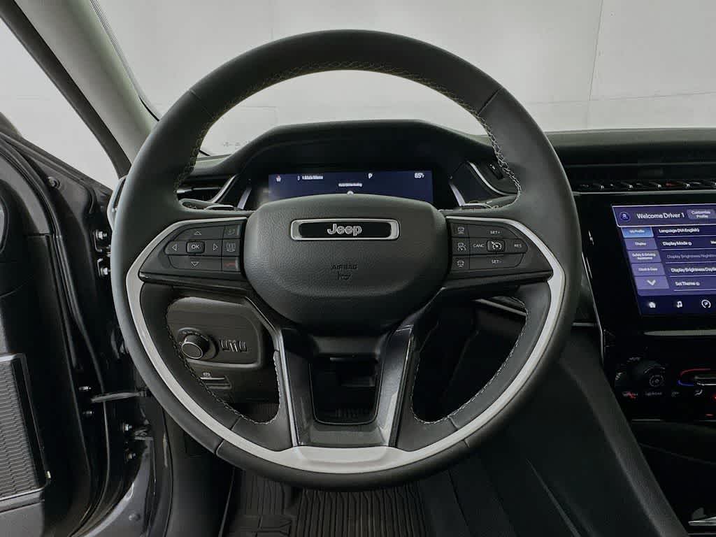 2022 Jeep Grand Cherokee L Laredo