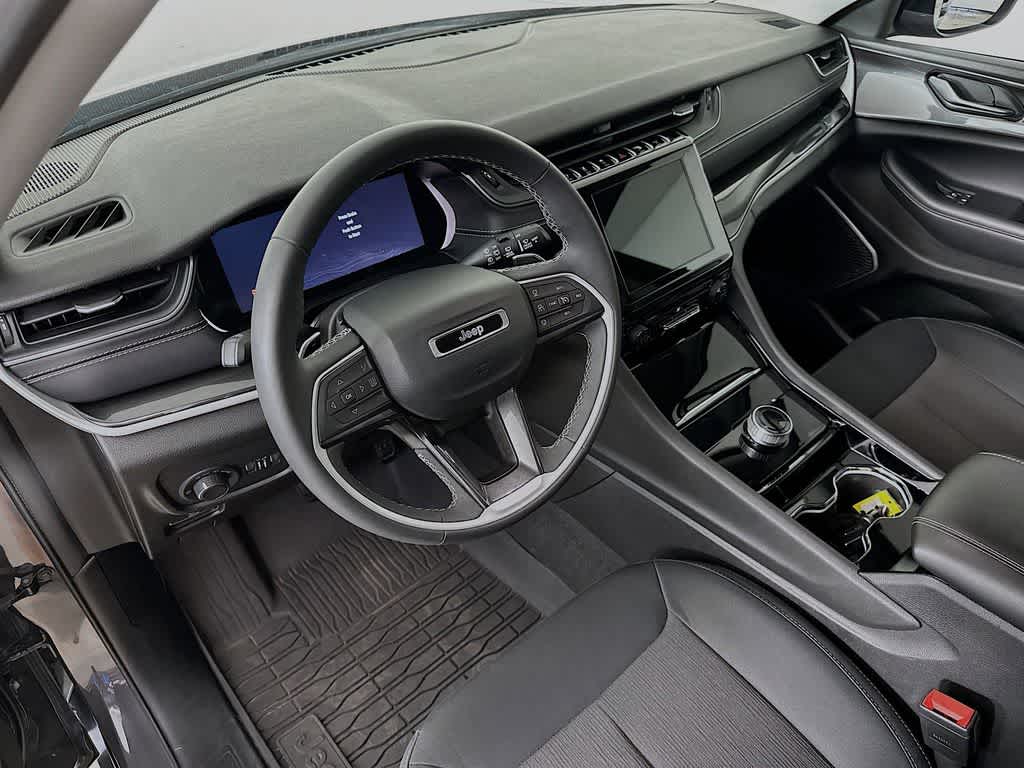 2022 Jeep Grand Cherokee L Laredo