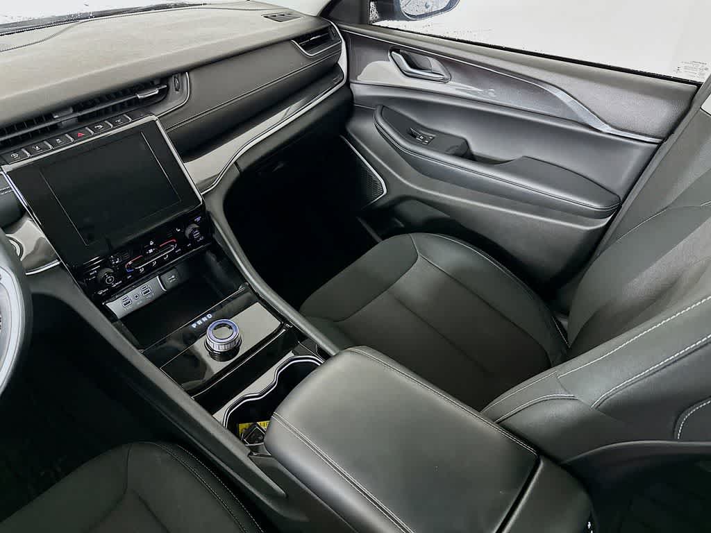 2022 Jeep Grand Cherokee L Laredo