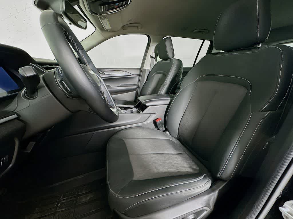 2022 Jeep Grand Cherokee L Laredo