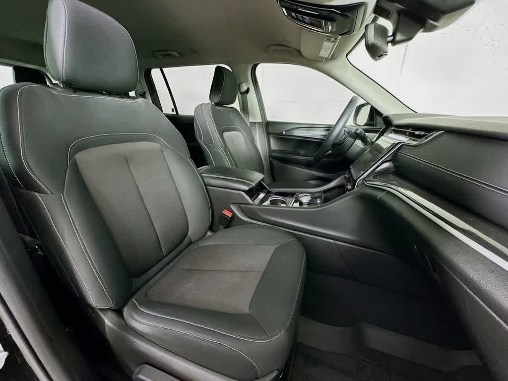 2022 Jeep Grand Cherokee L Laredo