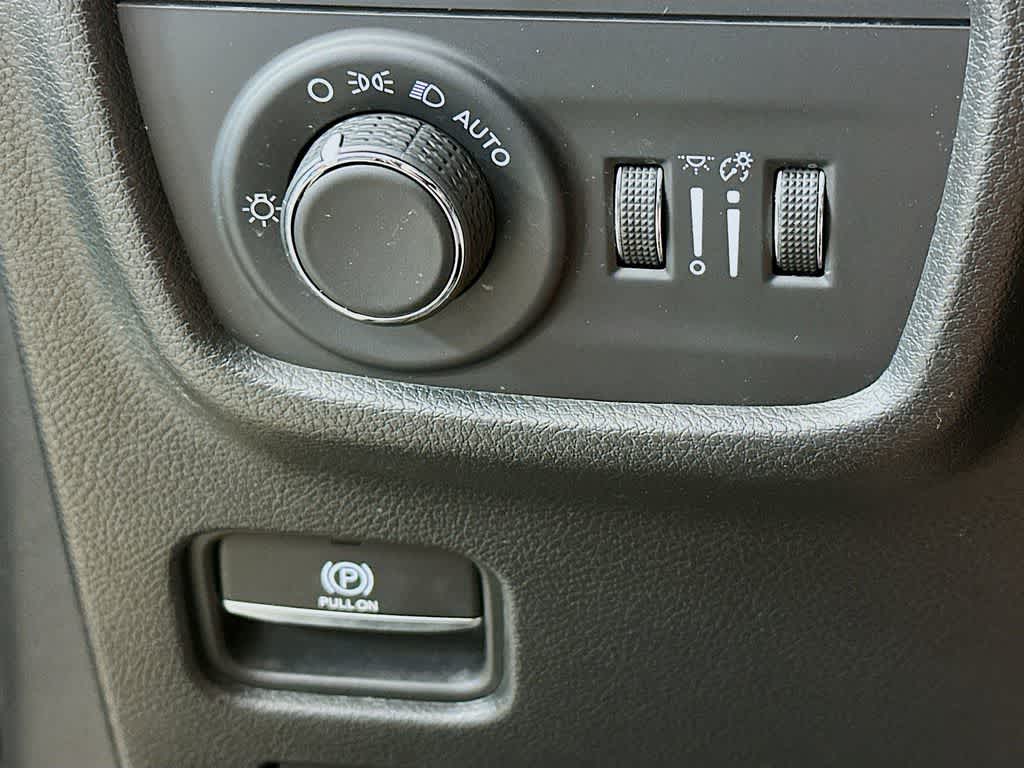 2022 Jeep Grand Cherokee L Laredo