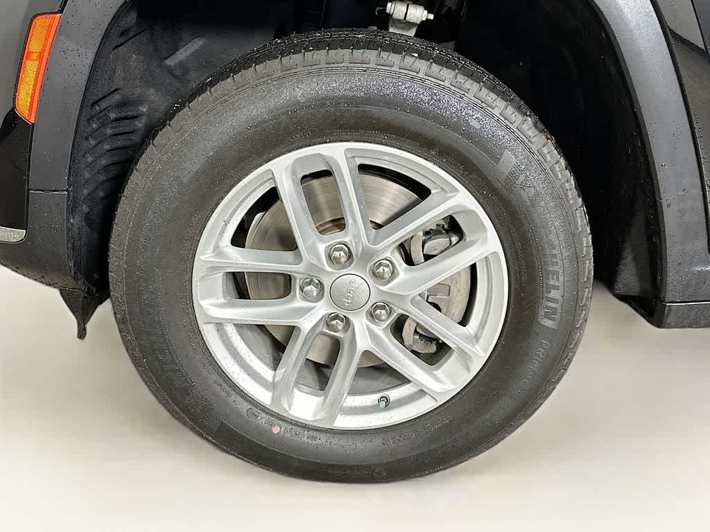 2022 Jeep Grand Cherokee L Laredo