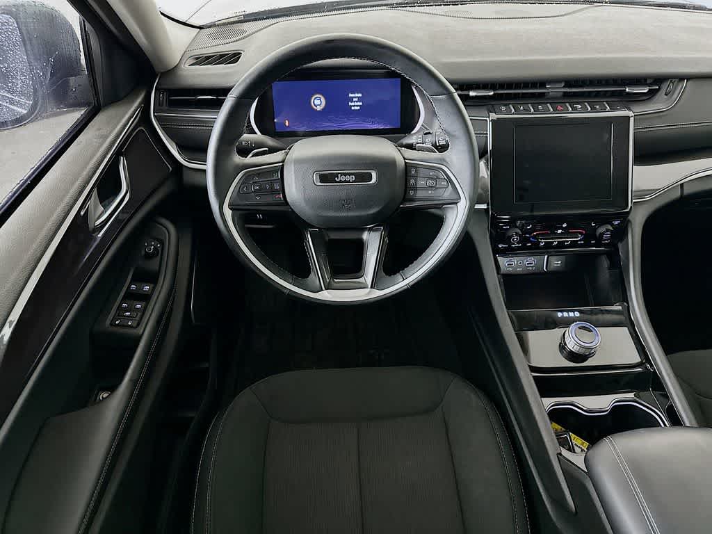 2022 Jeep Grand Cherokee L Laredo