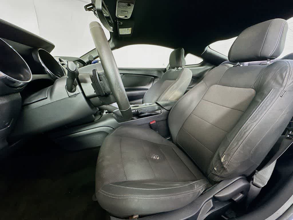 2016 Ford Mustang V6