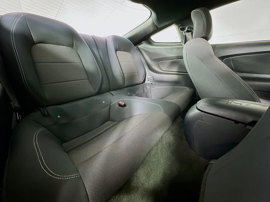 2016 Ford Mustang V6