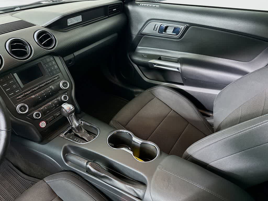 2017 Ford Mustang V6