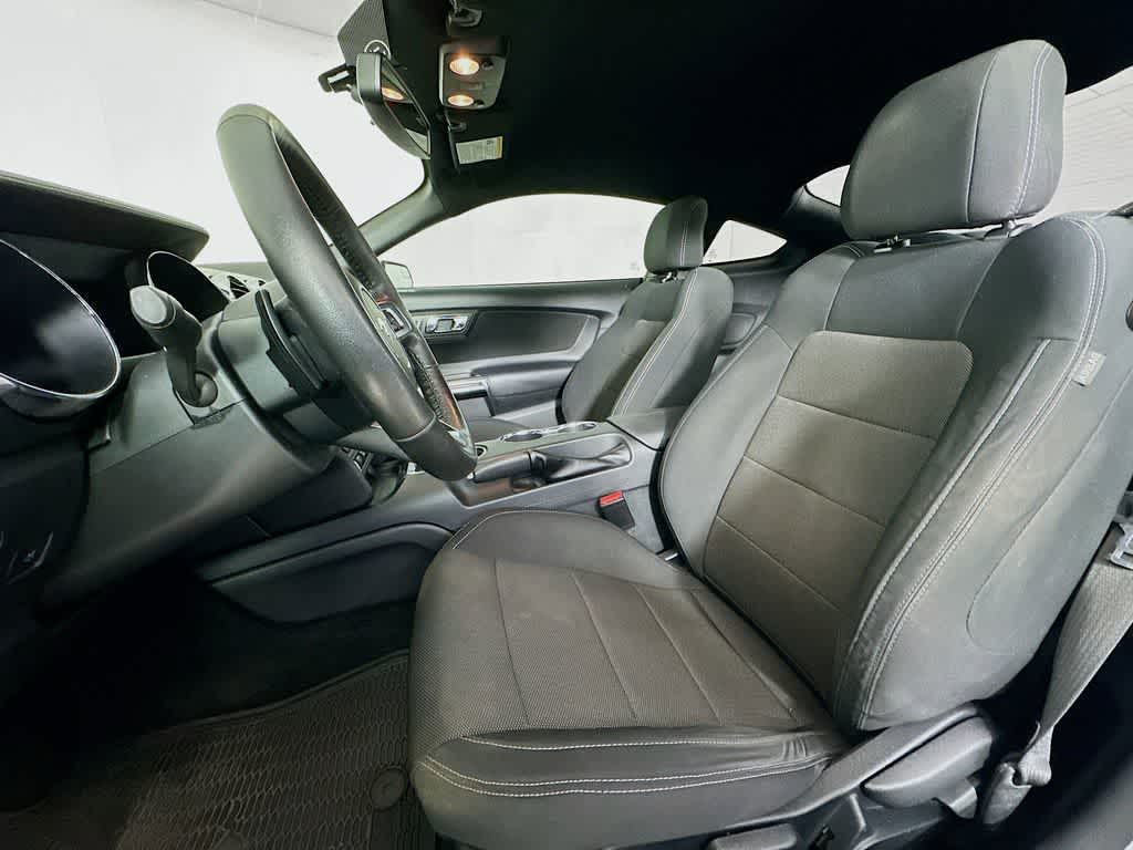 2017 Ford Mustang V6