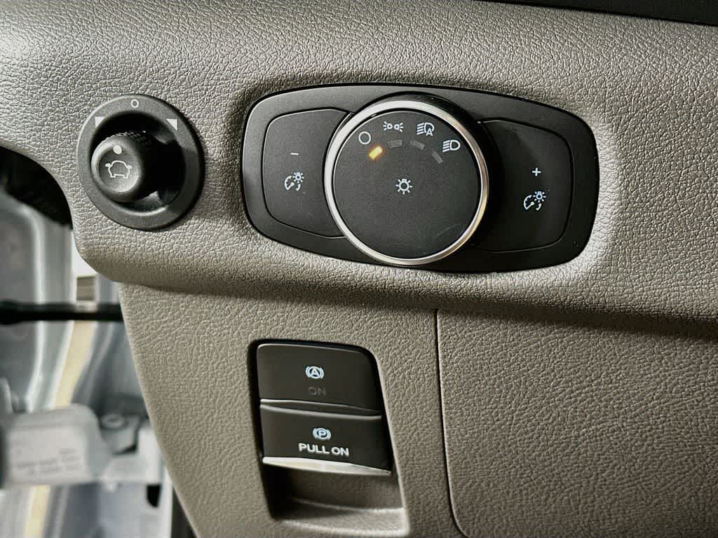 2026 Ford Transit Passenger Wagon XL