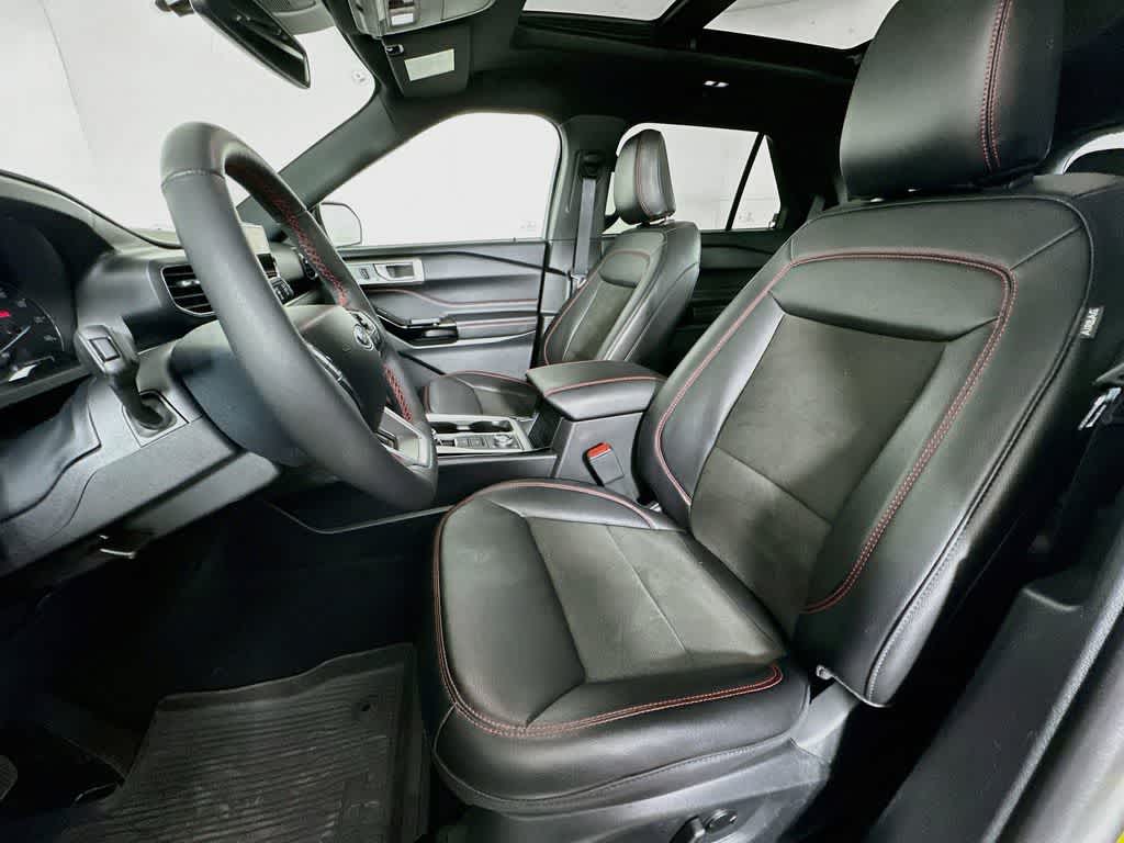 2024 Ford Explorer ST-Line