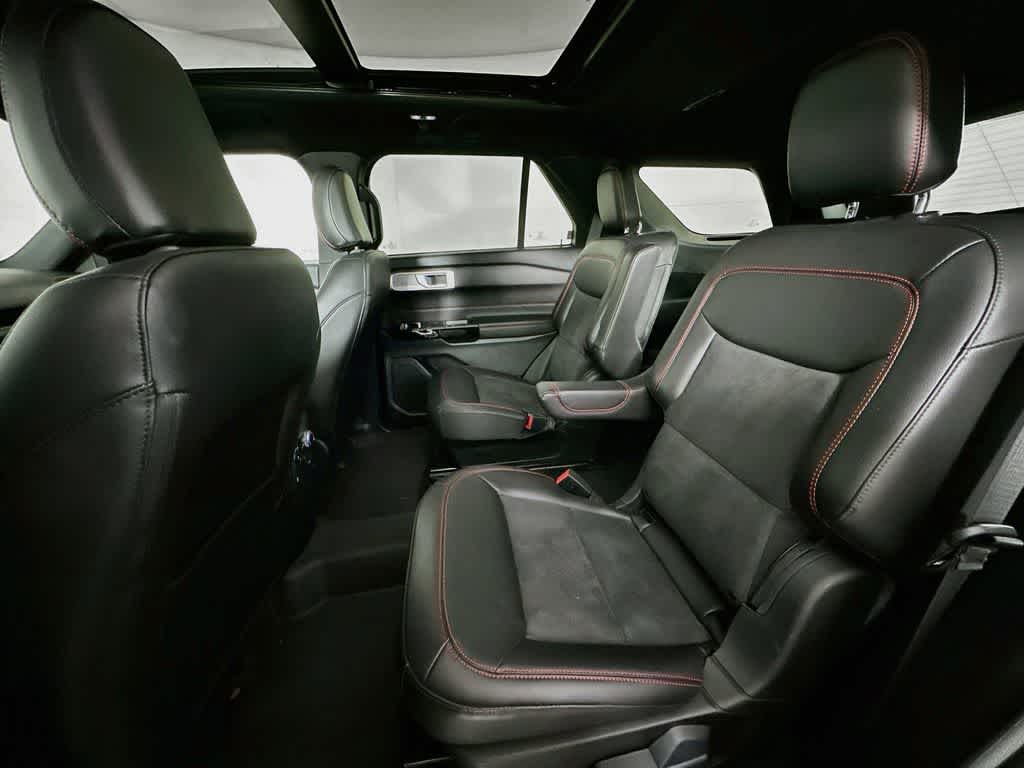 2024 Ford Explorer ST-Line