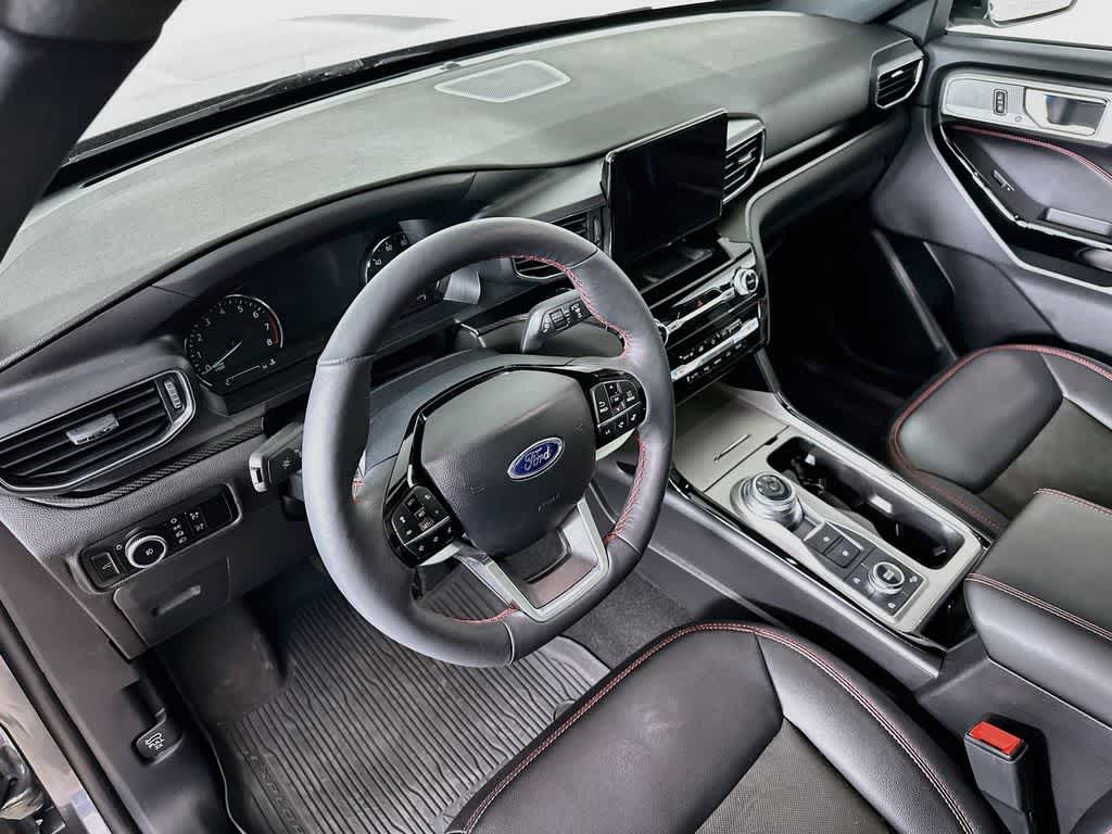 2024 Ford Explorer ST-Line