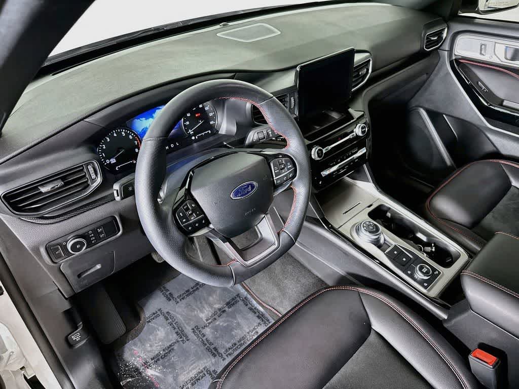 2024 Ford Explorer ST-Line