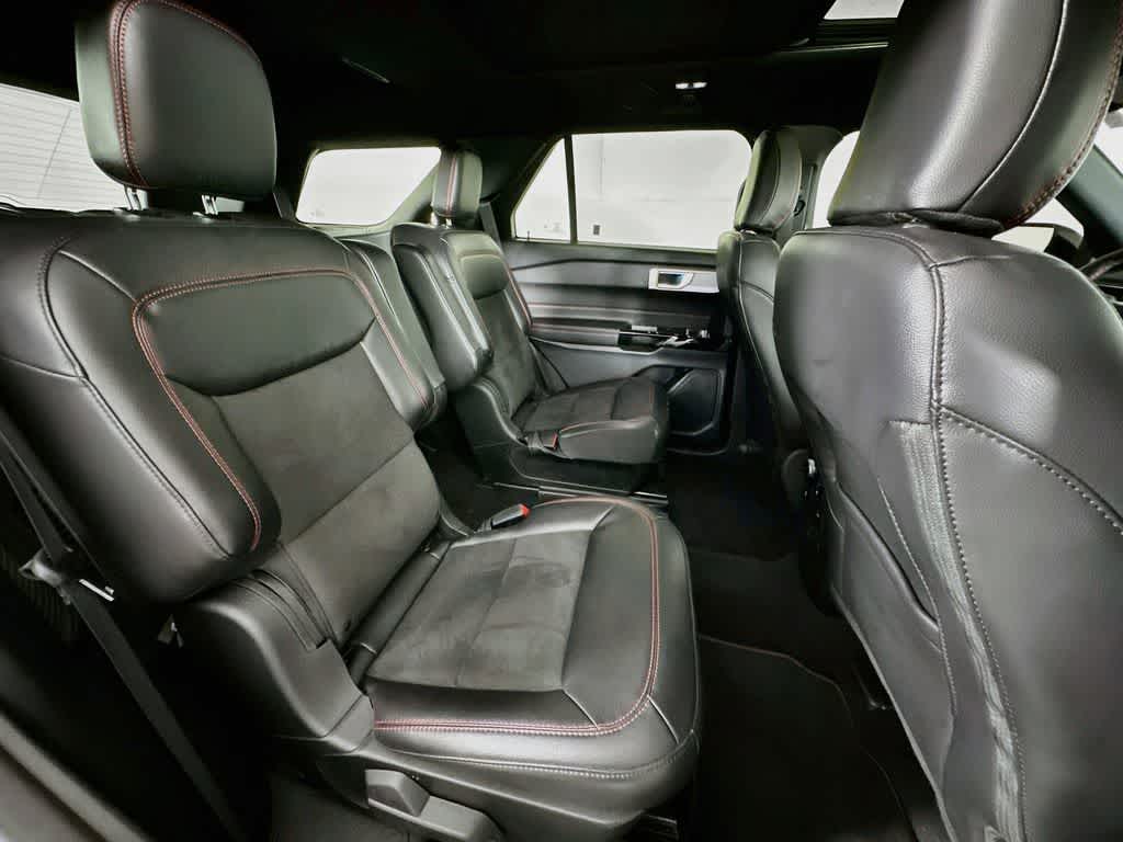 2024 Ford Explorer ST-Line