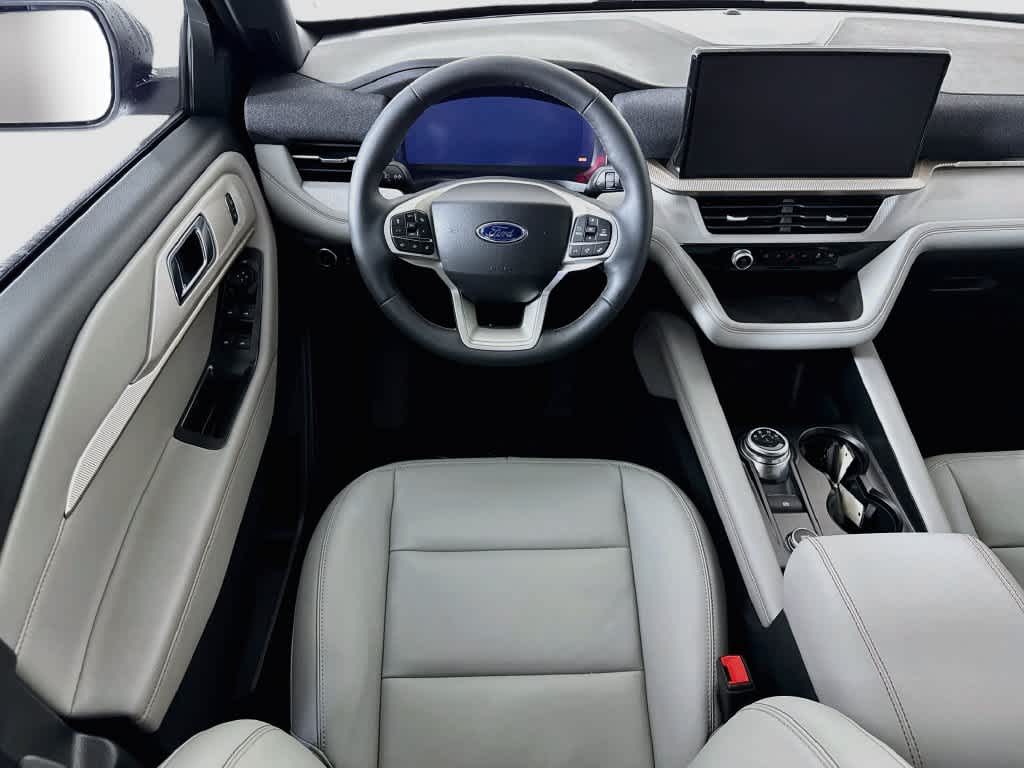 2027 Ford Explorer Active w/200A Pkg