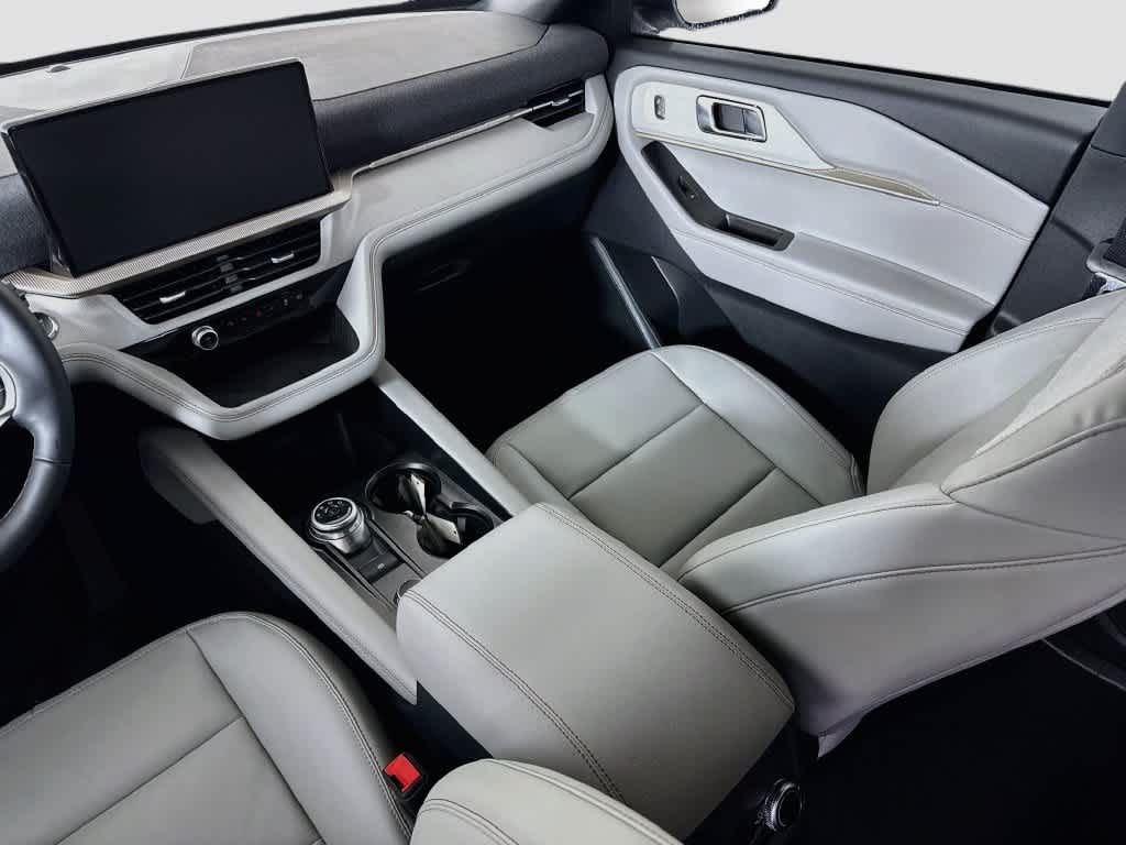 2027 Ford Explorer Active w/200A Pkg