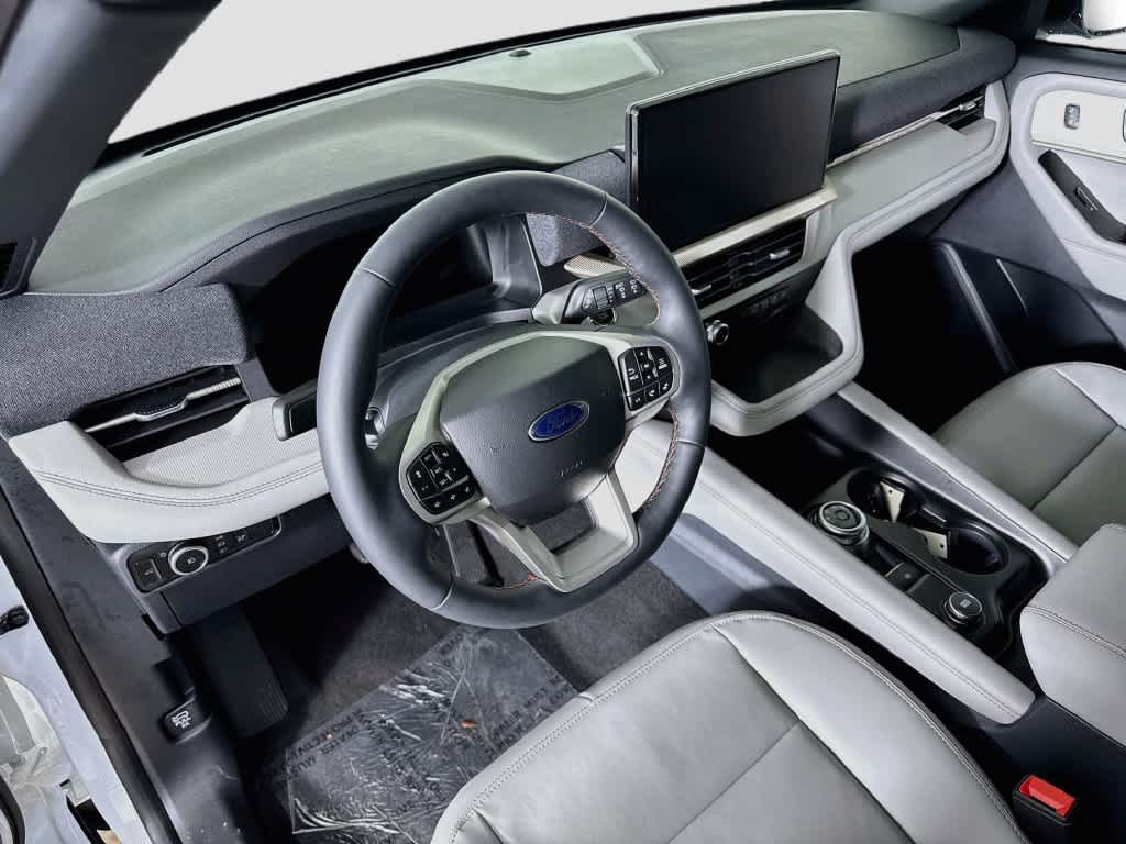 2027 Ford Explorer Active w/200A Pkg