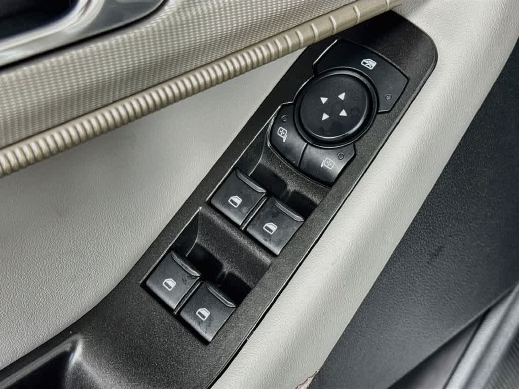 2027 Ford Explorer Active w/200A Pkg