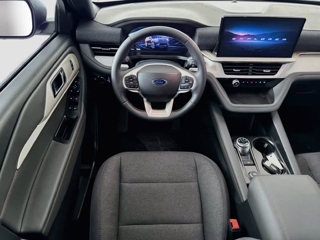2027 Ford Explorer Active w/200A Pkg