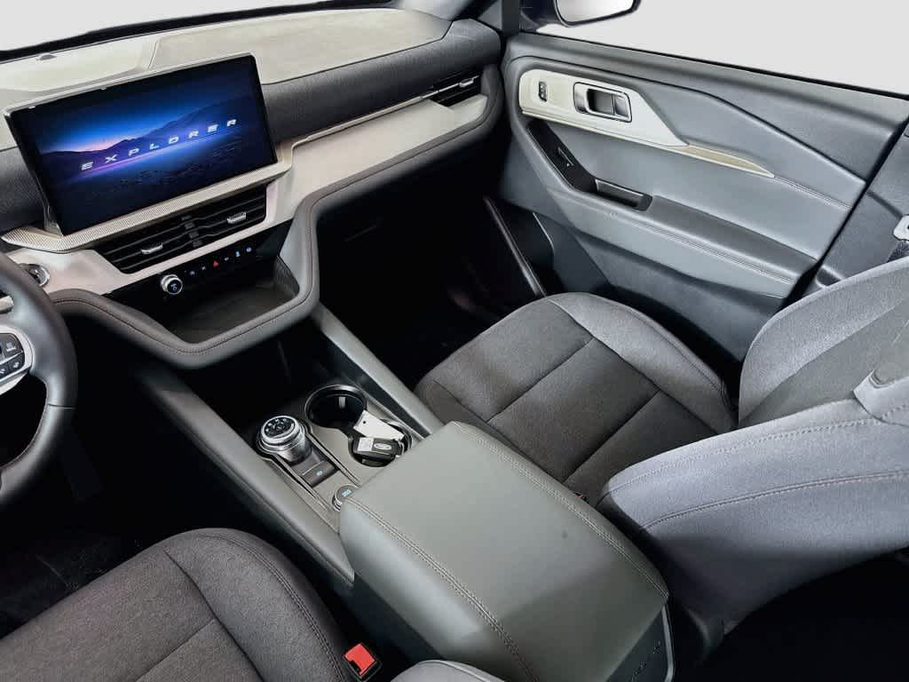 2027 Ford Explorer Active w/200A Pkg