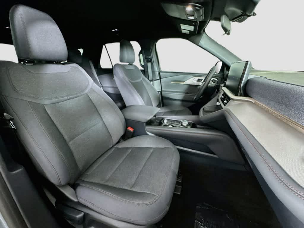 2027 Ford Explorer Active w/200A Pkg