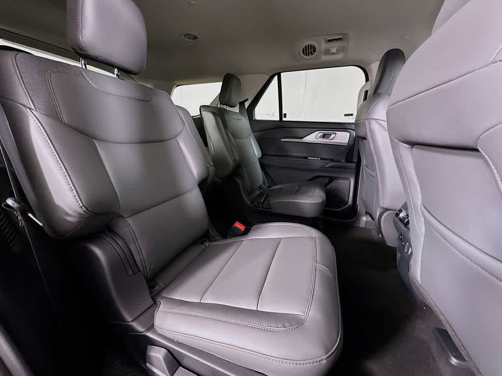 2026 Ford Explorer Active w/100A Pkg