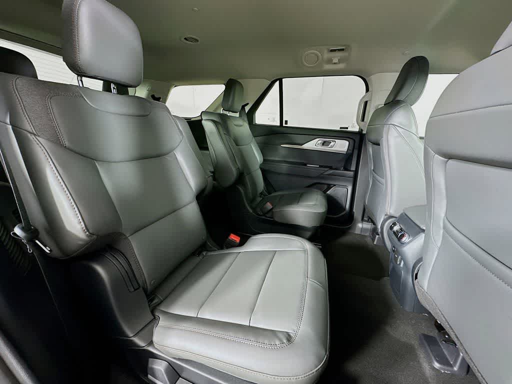 2026 Ford Explorer Active w/100A Pkg