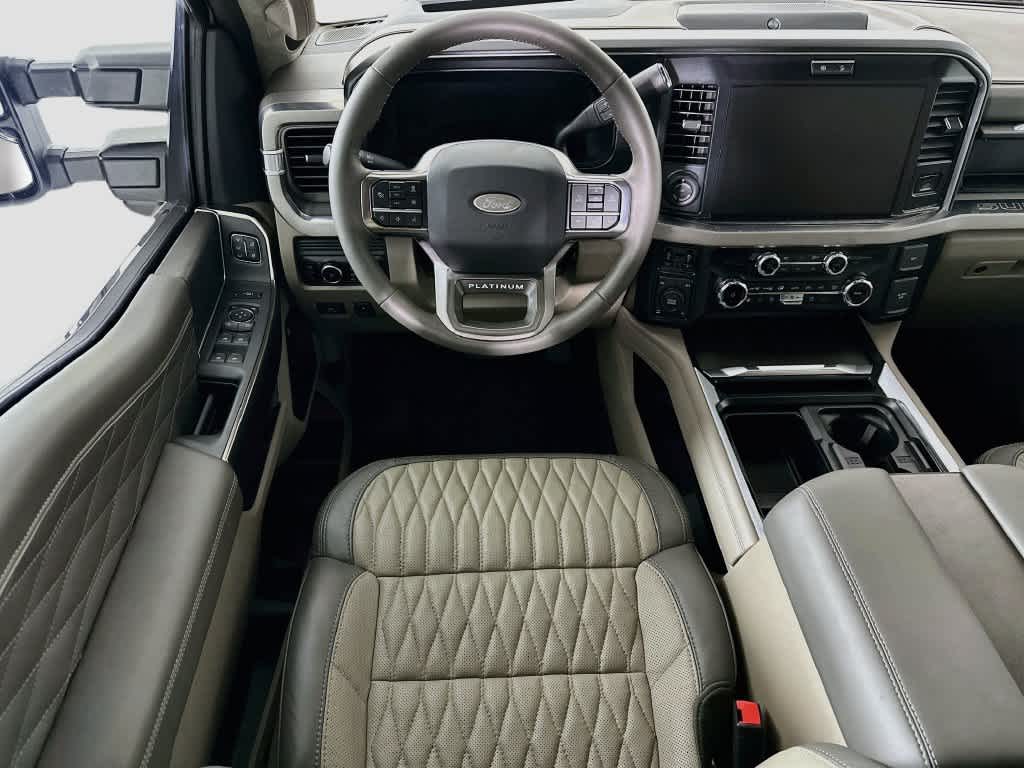 2027 Ford Super Duty F-250 SRW F-250® Platinum®