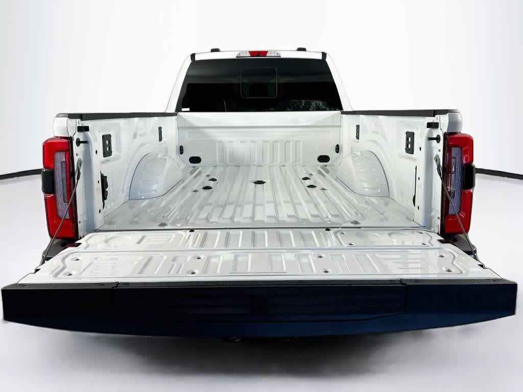 2027 Ford Super Duty F-250 SRW F-250® Platinum®