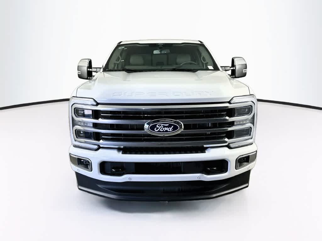 2027 Ford Super Duty F-250 SRW F-250® Platinum®
