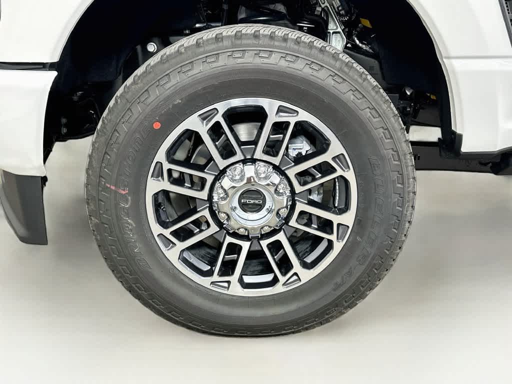 2027 Ford Super Duty F-250 SRW F-250® Platinum®