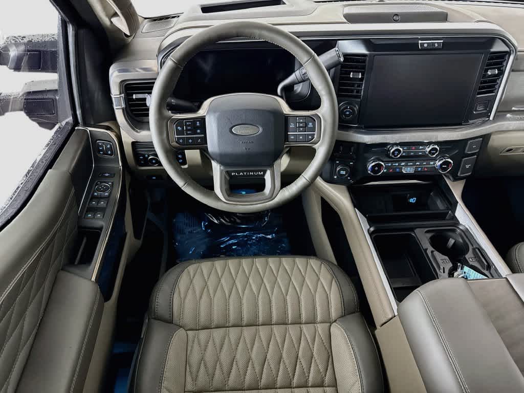 2027 Ford Super Duty F-250 SRW F-250® Platinum®