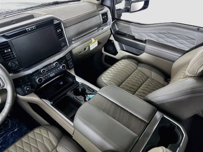 2027 Ford Super Duty F-250 SRW F-250® Platinum®