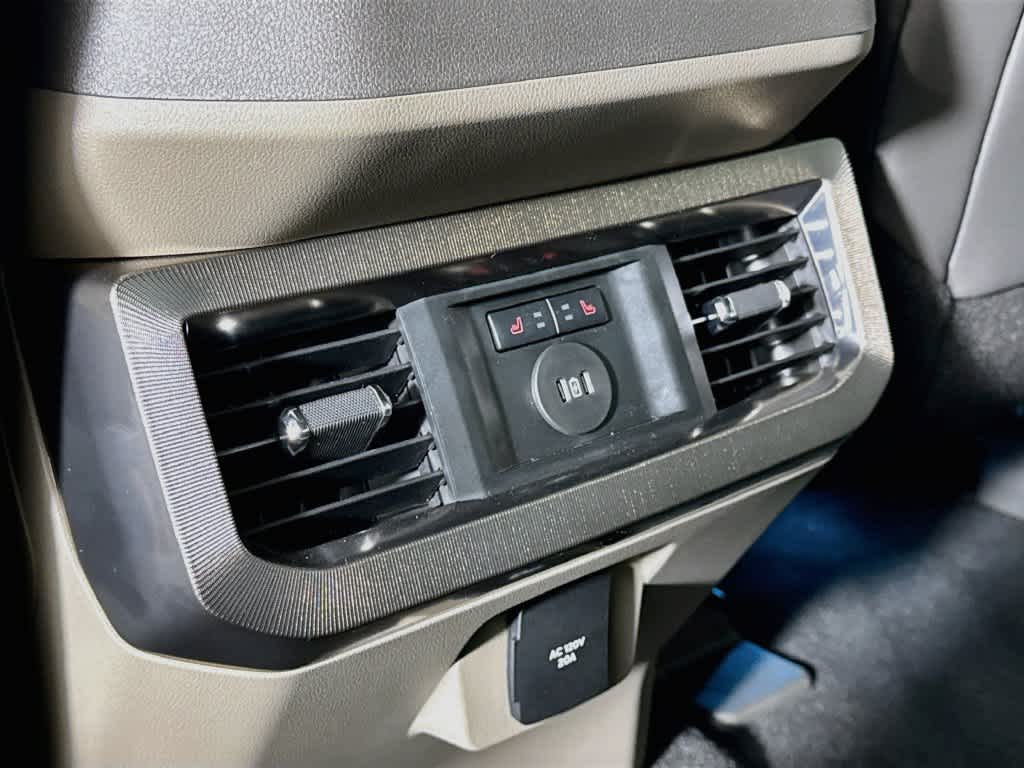 2027 Ford Super Duty F-250 SRW F-250® Platinum®