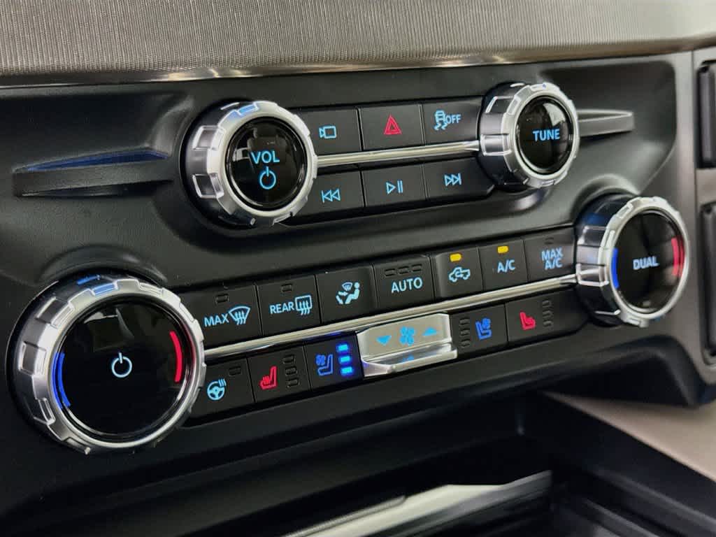 2027 Ford Super Duty F-250 SRW F-250® Platinum®