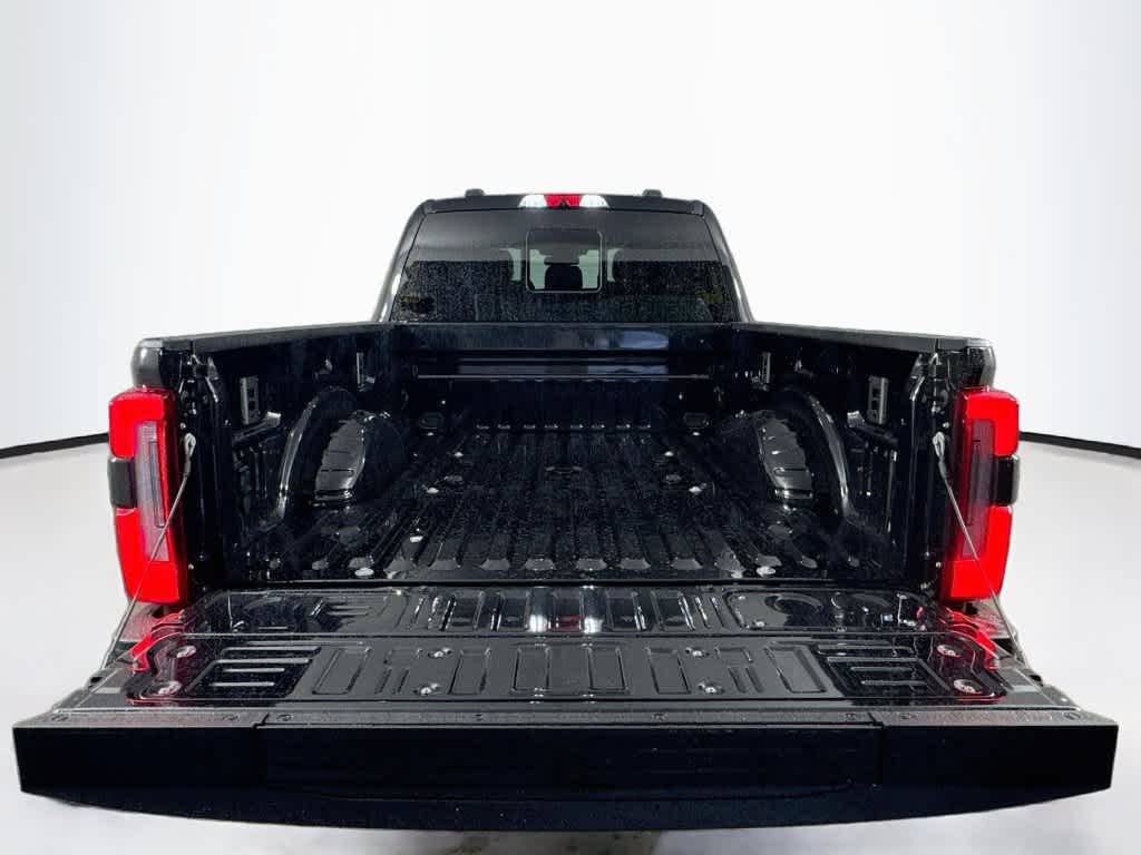 2027 Ford Super Duty F-250 SRW F-250® Platinum®