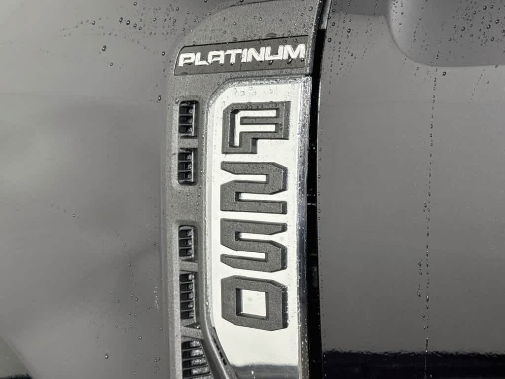 2027 Ford Super Duty F-250 SRW F-250® Platinum®
