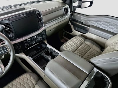 2027 Ford Super Duty F-250 SRW F-250® Platinum®