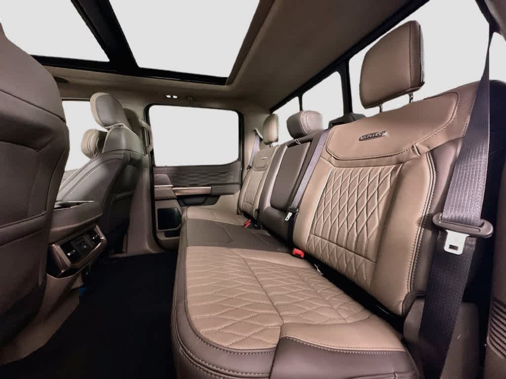 2027 Ford Super Duty F-250 SRW F-250® Platinum®