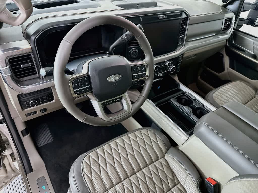 2027 Ford Super Duty F-250 SRW F-250® Platinum®