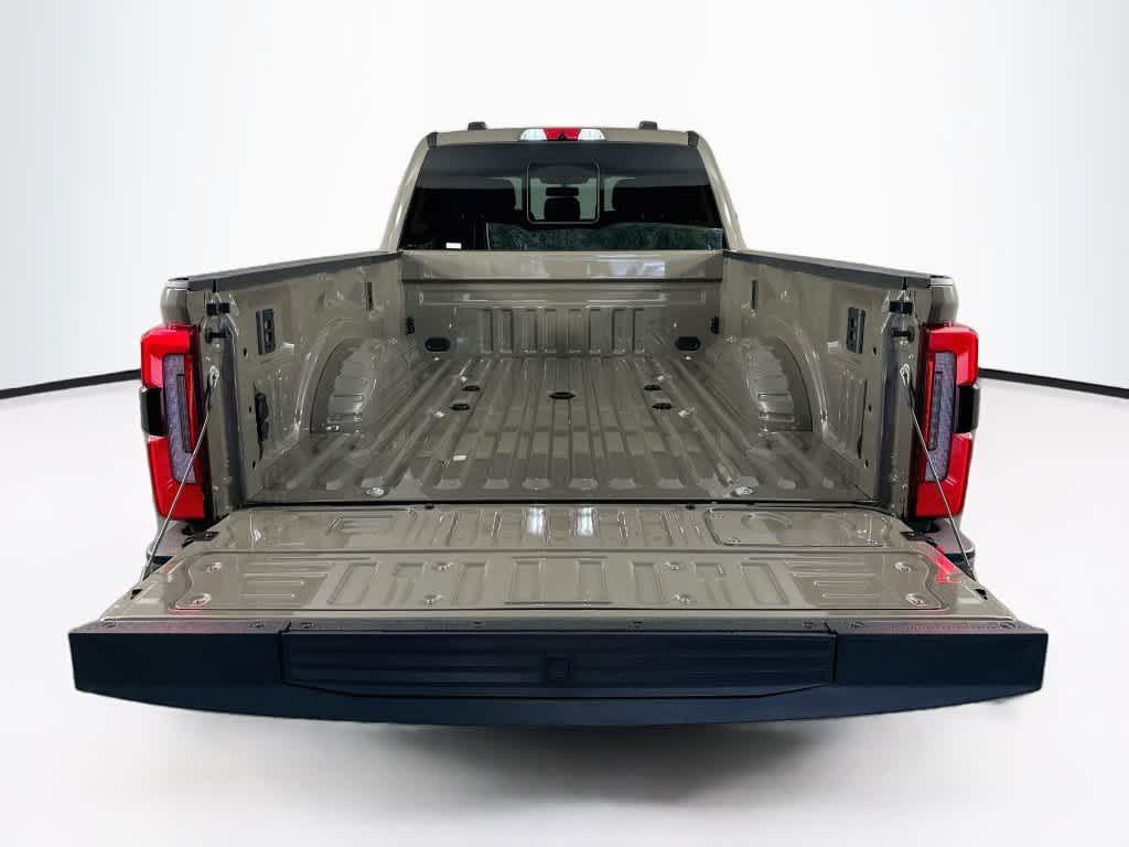 2027 Ford Super Duty F-250 SRW F-250® Platinum®
