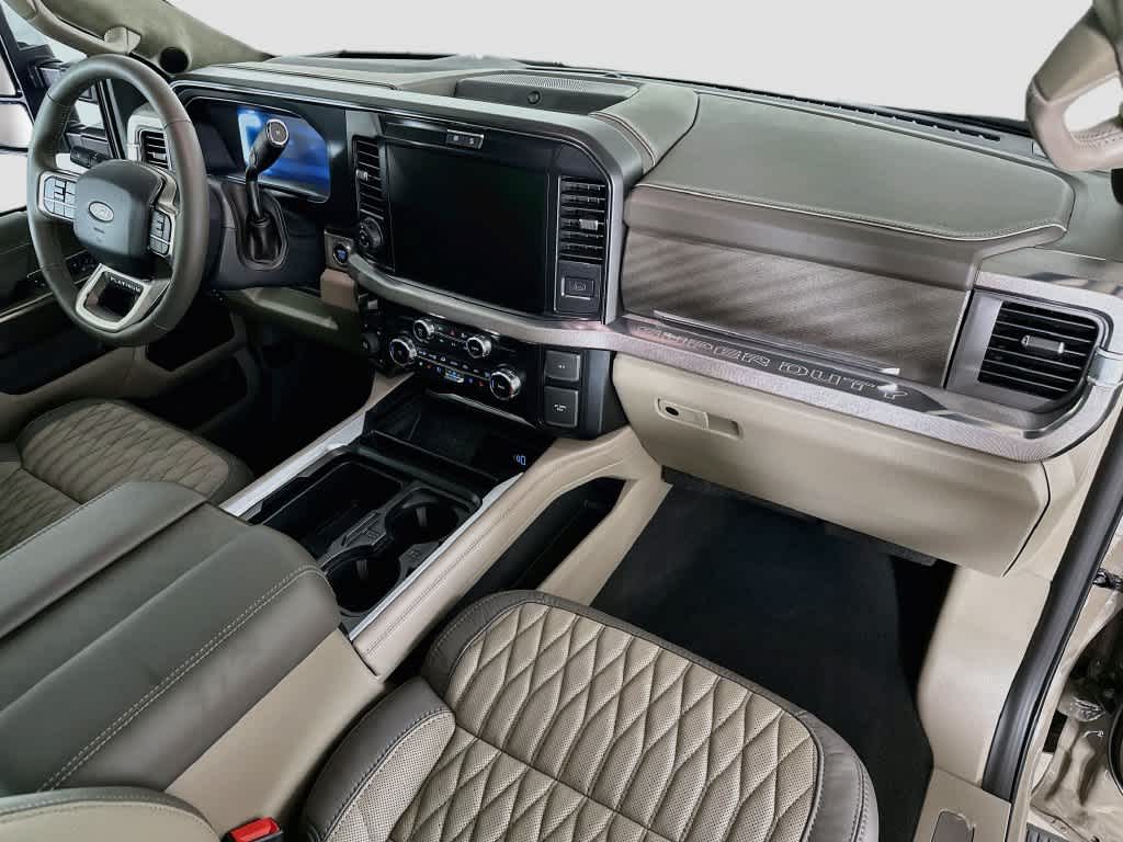 2027 Ford Super Duty F-250 SRW F-250® Platinum®