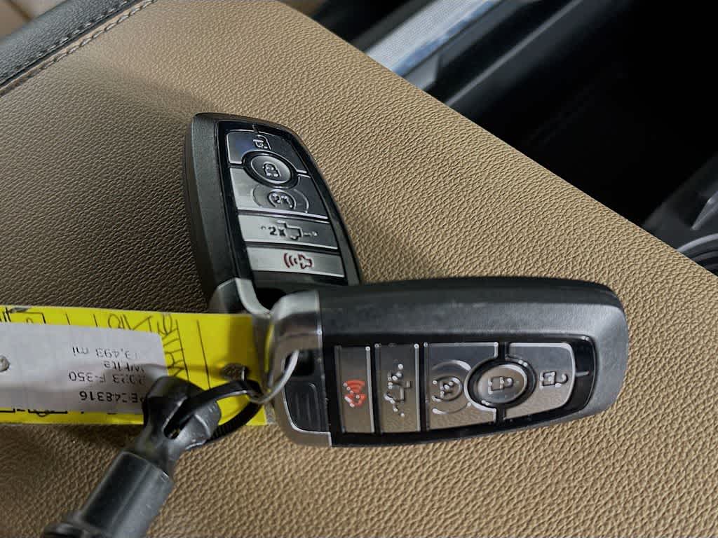 2023 Ford Super Duty F-350 SRW LARIAT