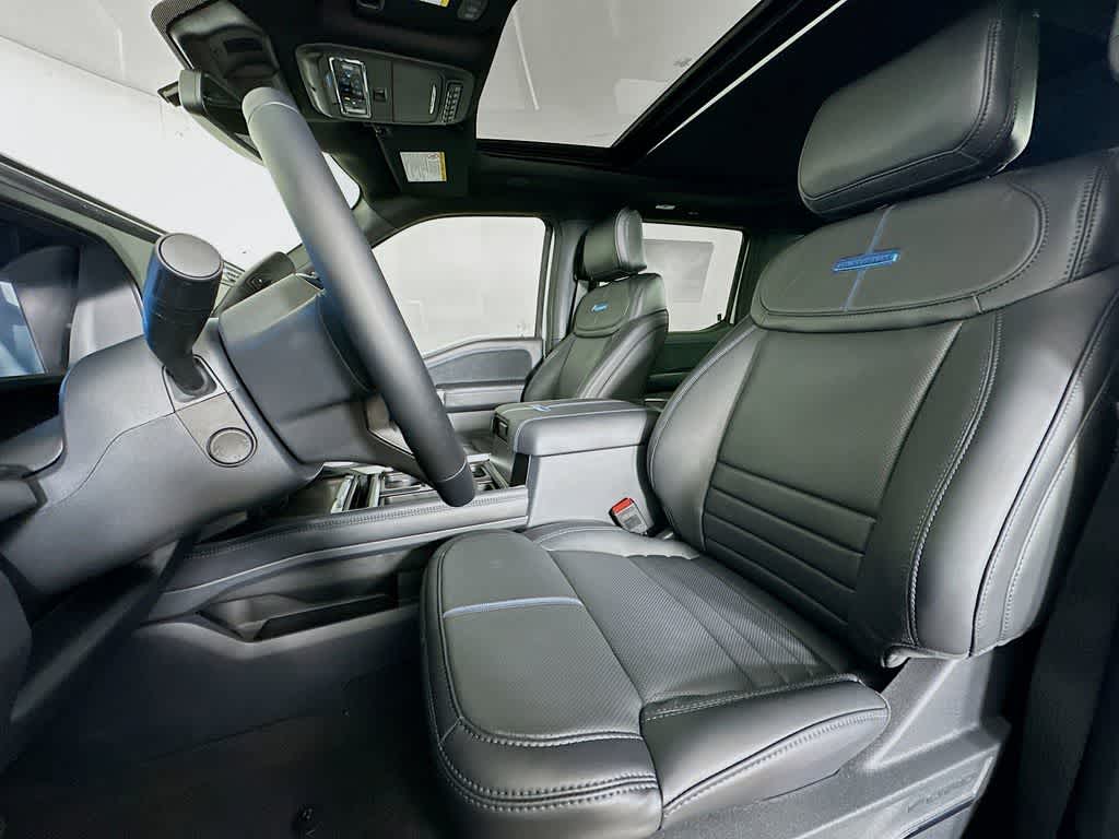 2026 Ford Super Duty F-350 DRW Platinum