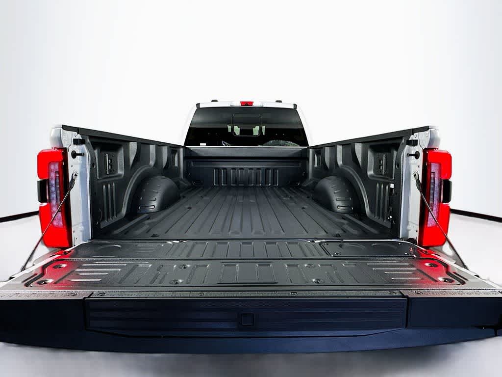 2026 Ford Super Duty F-350 DRW Platinum