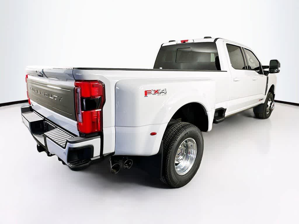 2026 Ford Super Duty F-350 DRW Platinum