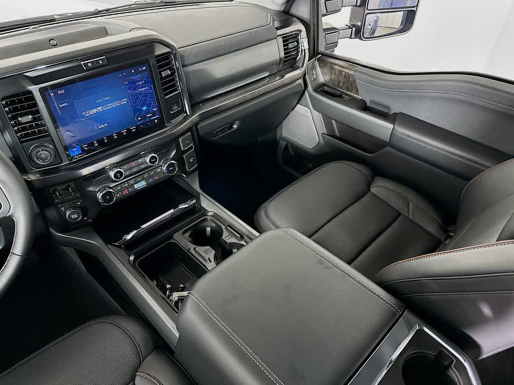 2026 Ford Super Duty F-350 DRW LARIAT