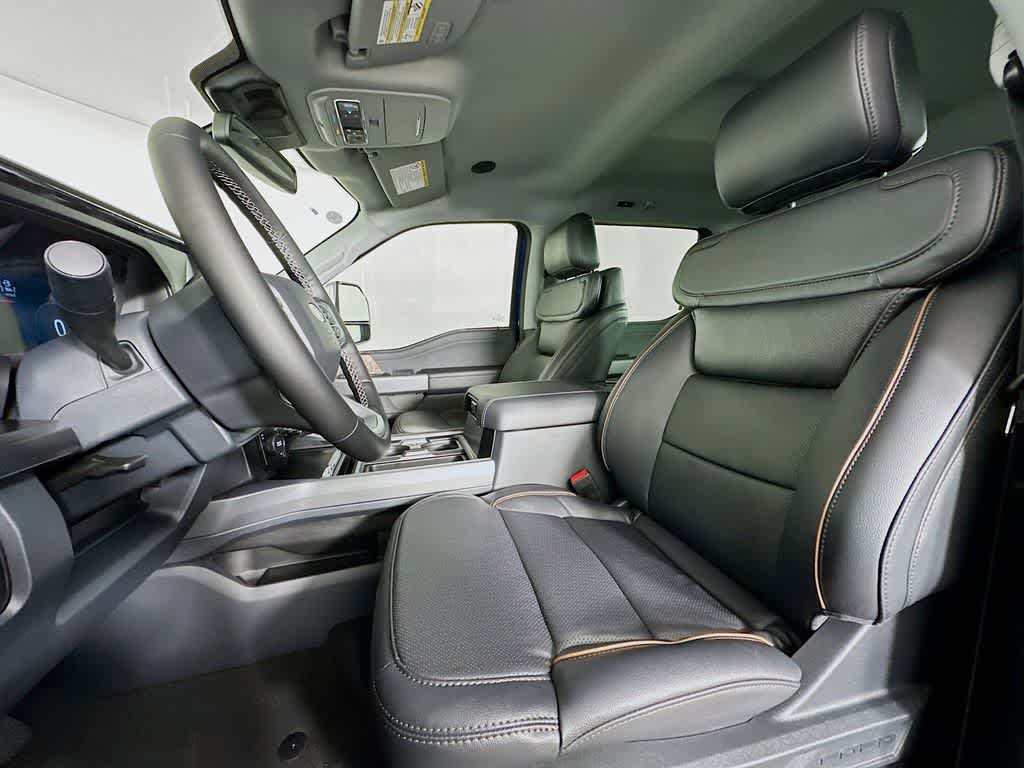 2026 Ford Super Duty F-350 DRW LARIAT